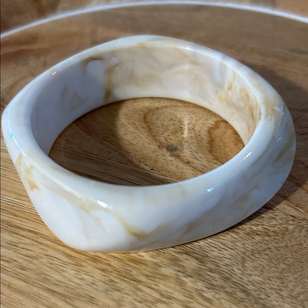 Chunky Marbled Cream Tan Bangle Bracelet NEW acrylic
